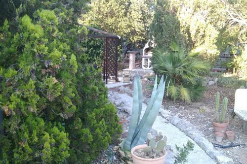 Villa A 300 Metri Mare. Terrazza/gazebo/barbecue