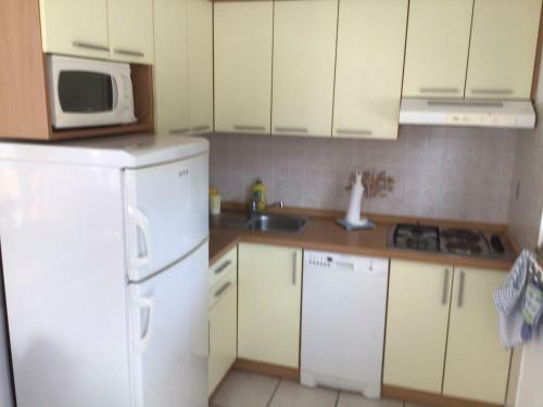 Apartments P&l - 25m From Beach