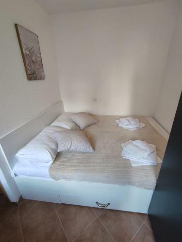 Hostal Private Bedroom With Bathroom