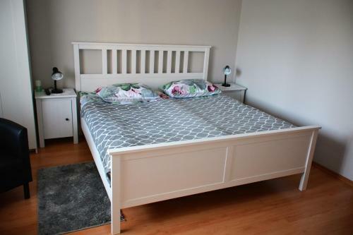 Apartment April