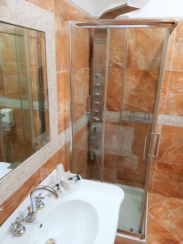Regina Di Saba - Hotel Villa Per Ricevimenti