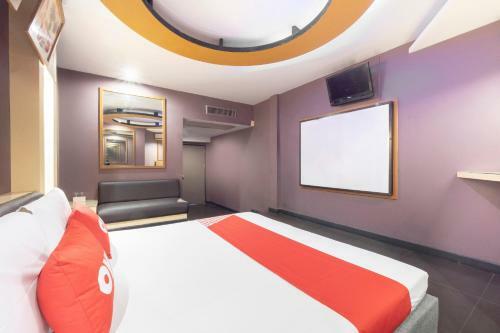 Oyo 75382 Chonburi Hotel