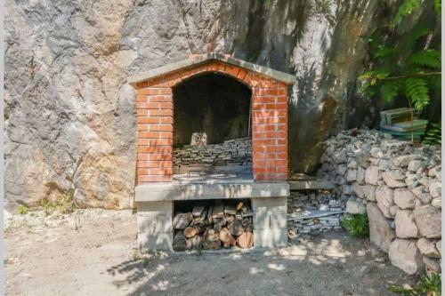 House Omis Podaspilje