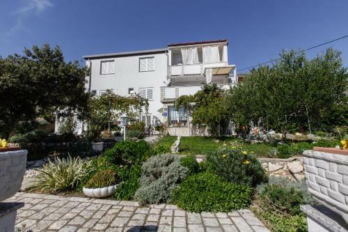 Apartments Maris