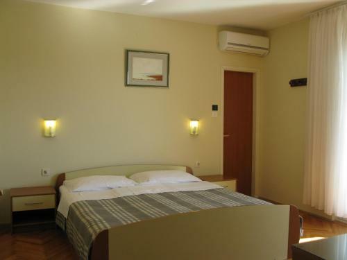 Hostal Apartments And Rooms Lan?a