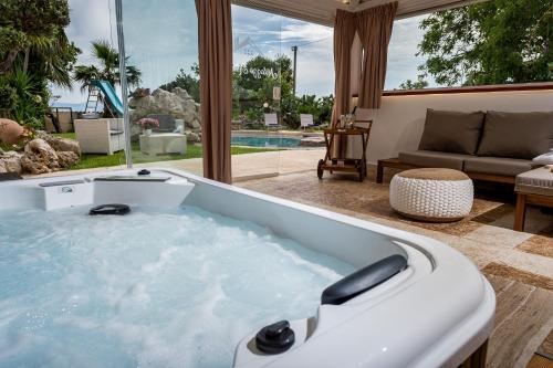 Villa Con Piscina Annarita Milazzo