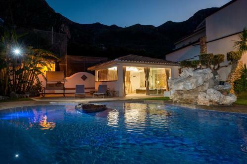 Villa Con Piscina Annarita Milazzo