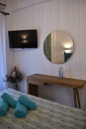 Athena's Apartments & Studios