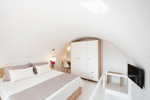 White Orchid Luxury Apartments