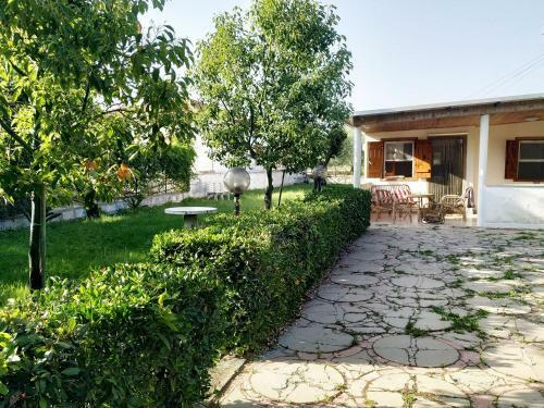 Melly - Villa Indipendente A 300 M Dal Mare