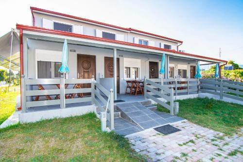 Dafni Dolphins House Villas