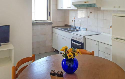 Beautiful Apartment In Gallipoli With 2 Bedrooms