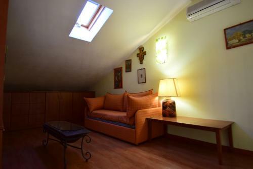 Villa With Swimming Pool&garden