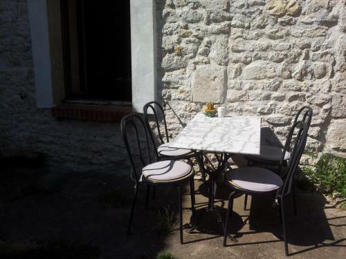 Maison En Pierre � La Campagne