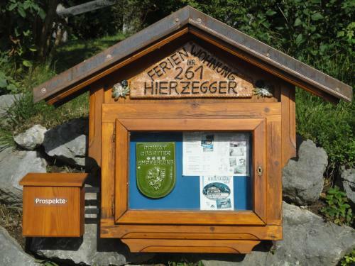 Apartamento Ferienwohnung Hierzegger
