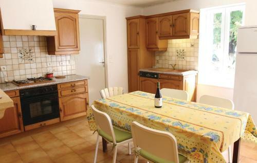 Holiday Home Visan With A Fireplace 03