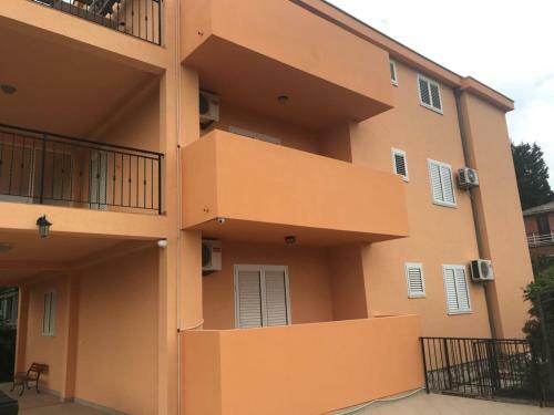 Aparthotel Apartments Villa Viktoria
