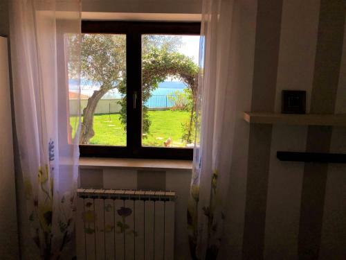 Beautiful Street Apartment - Sea View