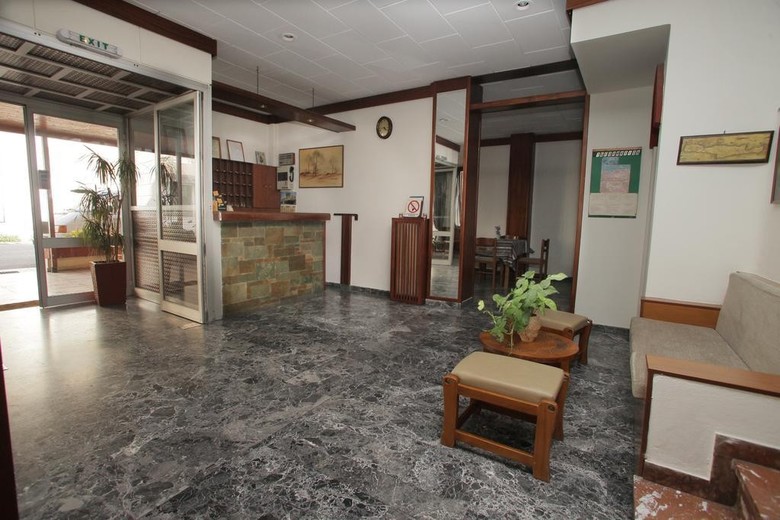 Evans Hotel