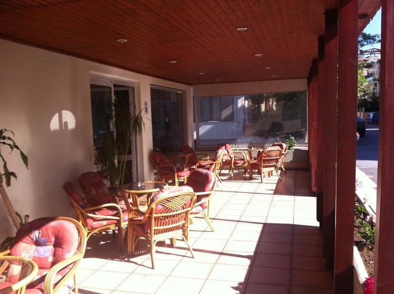 Evans Hotel
