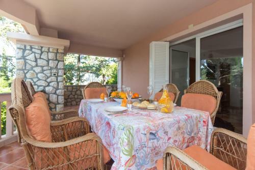 Apartamentos Villa Stefi (30m From The Sea)