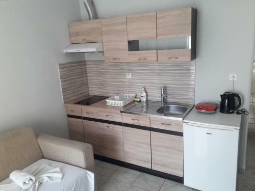 Petrakis Studios & Apartments