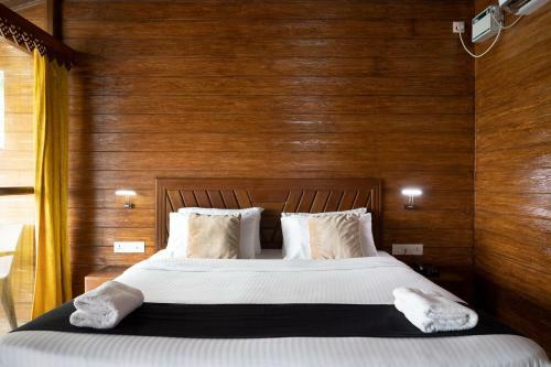 Hostal Zinhos Beach Resort Titos Lane