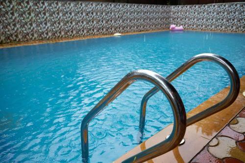 Hostal Zinhos Beach Resort Titos Lane