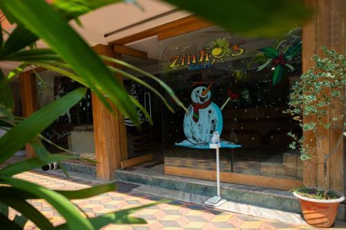 Hostal Zinhos Beach Resort Titos Lane