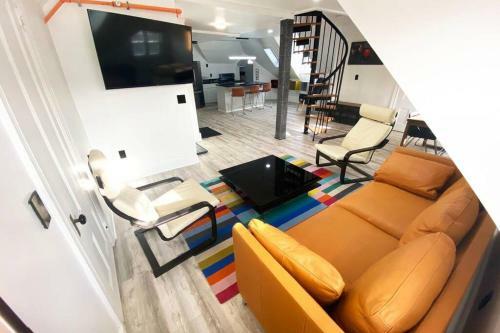 Apartamento Victorian Architecture Dipped In Refined Modernity