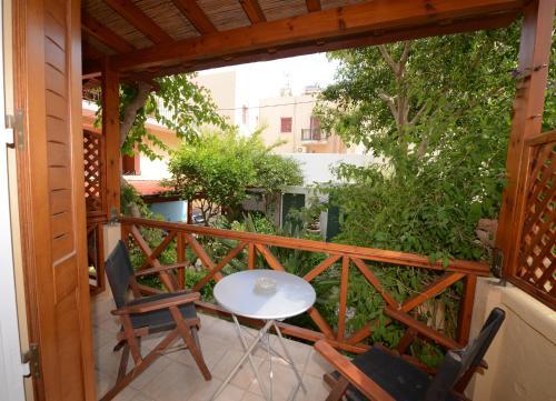Konstantza Studios And Apartments