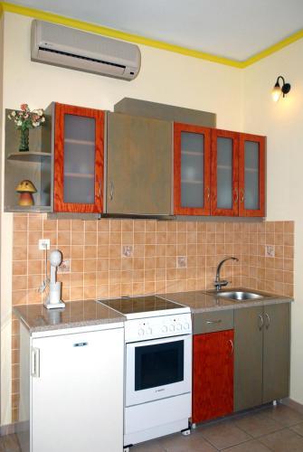 Konstantza Studios And Apartments