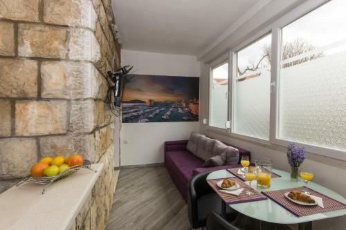 Apartments Laledo