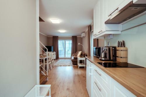Part Apartman Si�fok - B �p�let - Priv�t V�zparttal