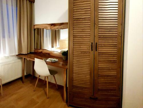 Hostal Apartments & Room Lucas