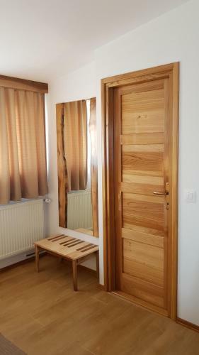 Hostal Apartments & Room Lucas