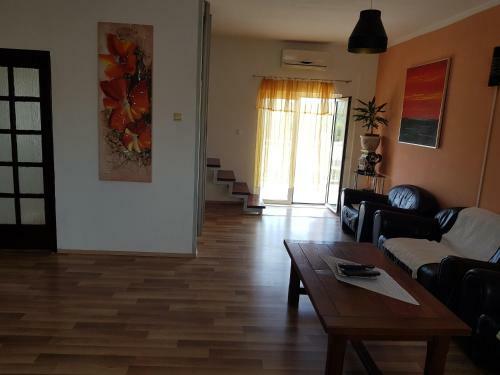 Holiday House ''villa Flora''