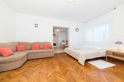 Apartments Filip Mimice
