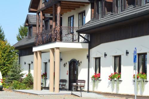 Bed & Breakfast O?rodek Bia?y Lew
