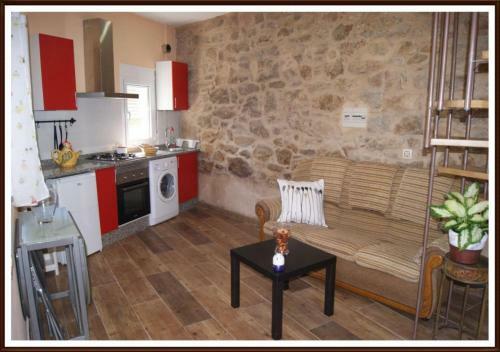 Apartamento En Zona Rustica De Camari�as