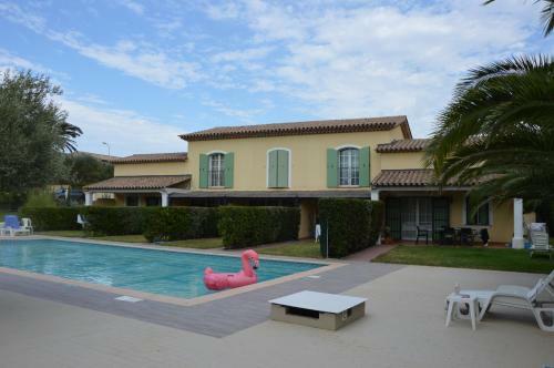 Apartamentos Villa 4 Seasons