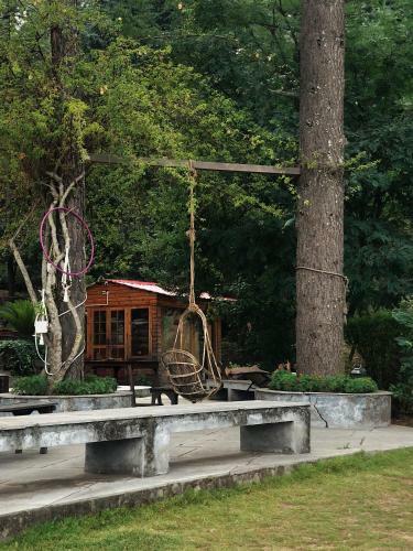 Lodge Shantiniketan Mountain Home
