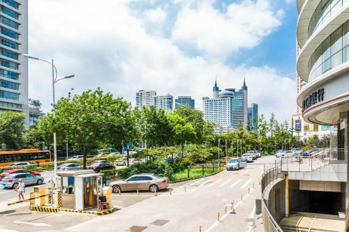 Hotel Qingdao Shinan�wusi Square