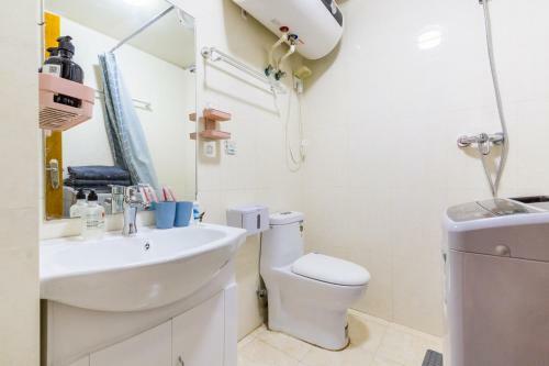 Hotel Qingdao Shinan�wusi Square