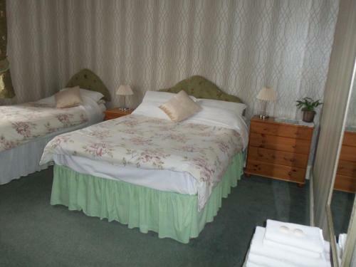 Hostal The Harbour Room Only