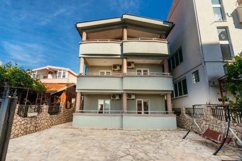 Sea House Apartments