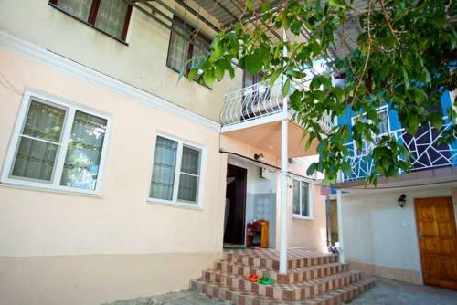 Hostal Mila Guest House