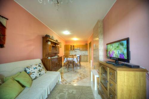Comfortable Apartments In Peroj Near The Sea