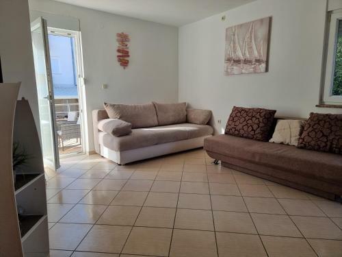 Apartment Aqua Near The City Beach