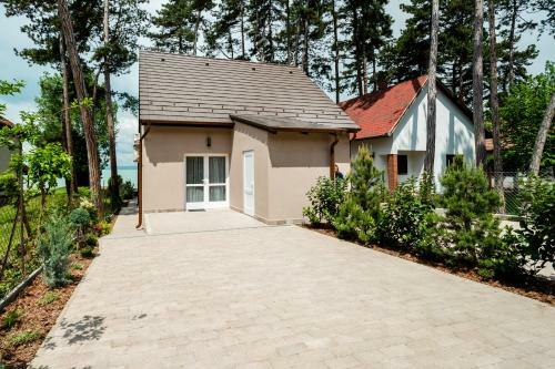 Part Apartman Si�fok - A - Priv�t V�zparttal